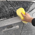 Grandes éponges en mousse pour le lavage de la voiture